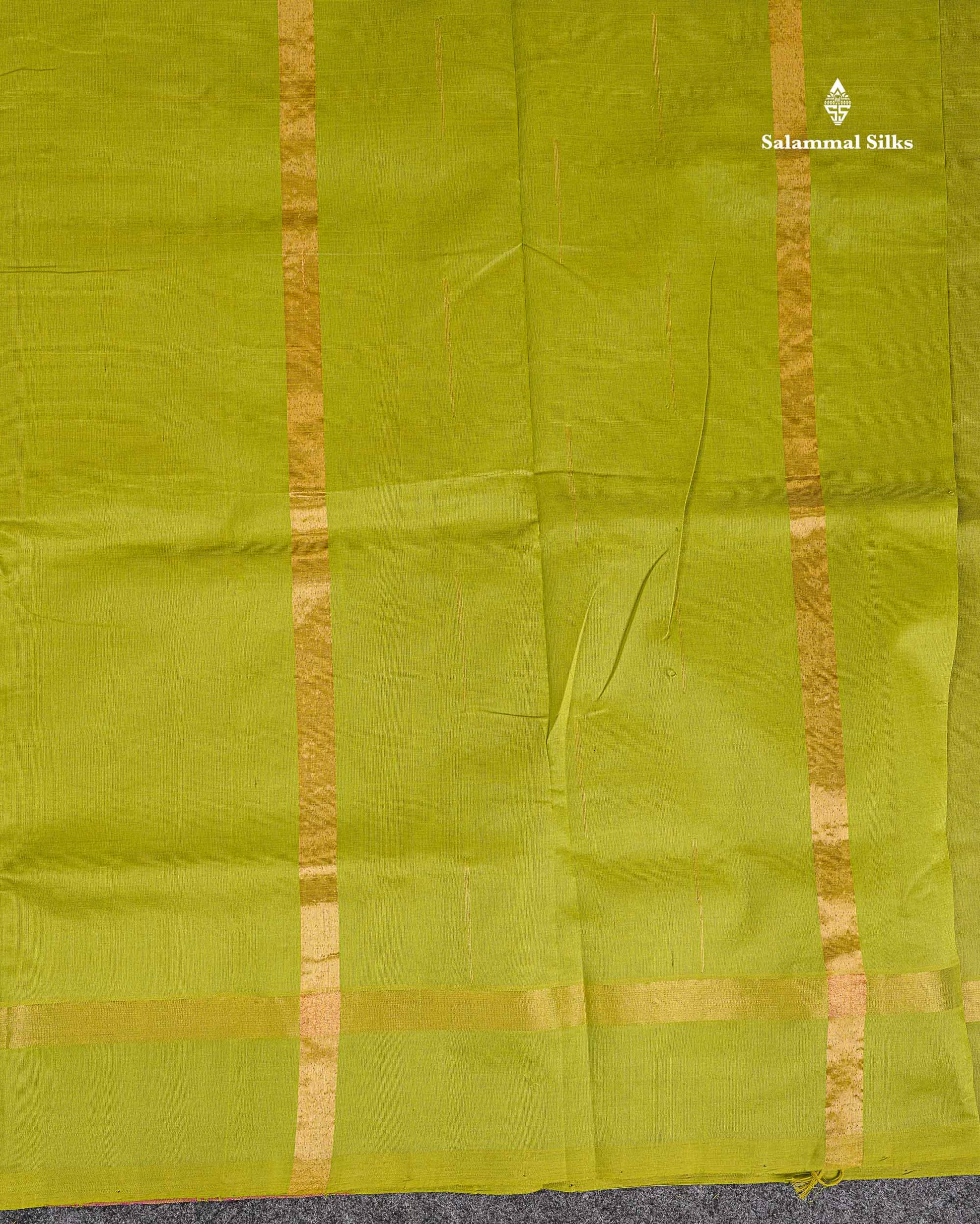 Pallu Of Magenta Semi Silk Cotton Saree 