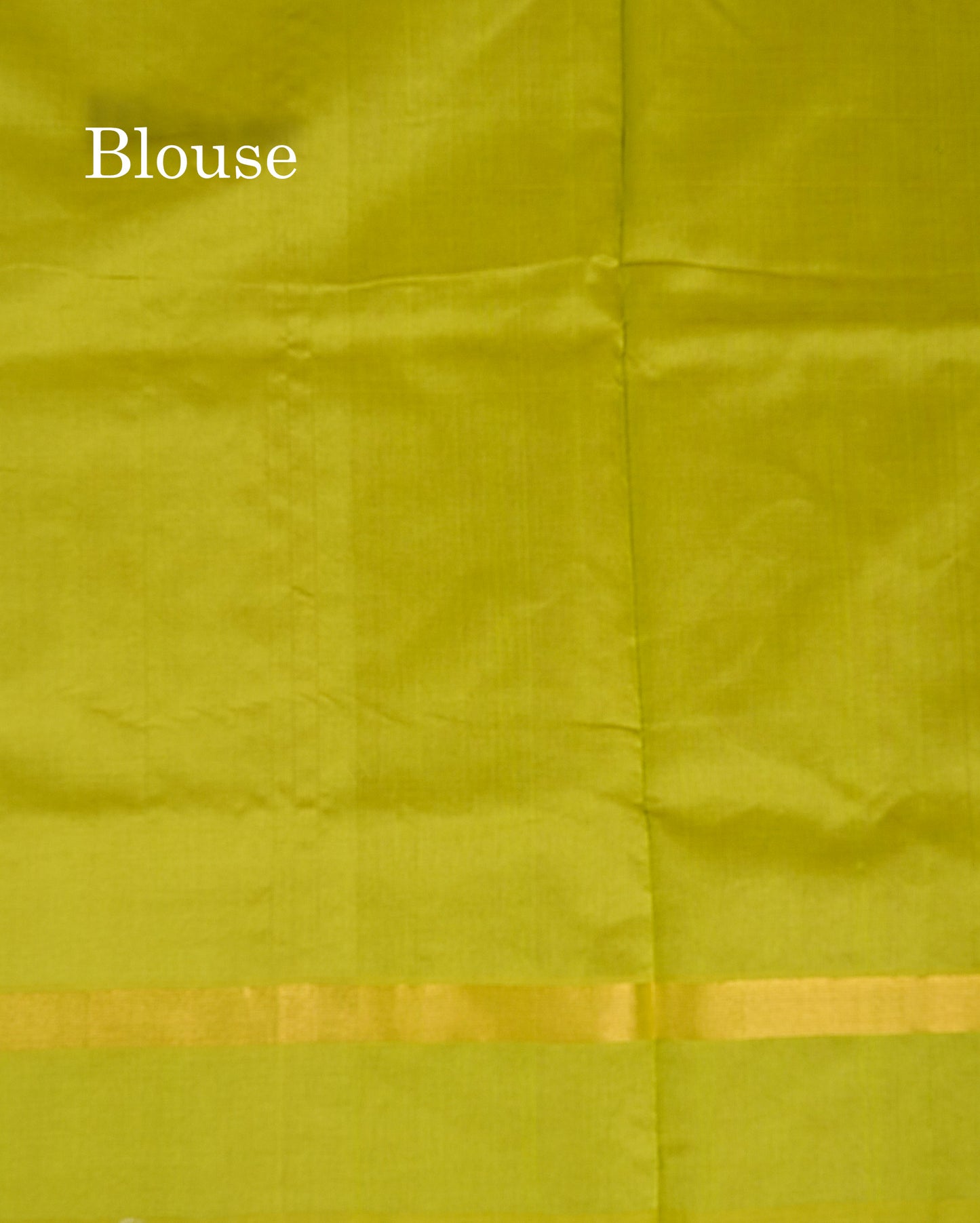 Contrast Manthulir Green Blouse Of Magenta Semi Silk Cotton Saree