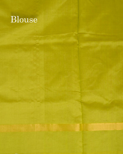 Contrast Manthulir Green Blouse Of Magenta Semi Silk Cotton Saree