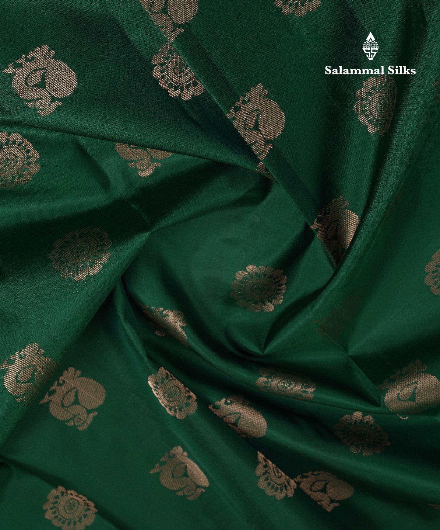 Beautiful Bottle Green Pure Kanjivaram Silk Saree With Contrast Cream Sandal Traditional Evening Morning Border