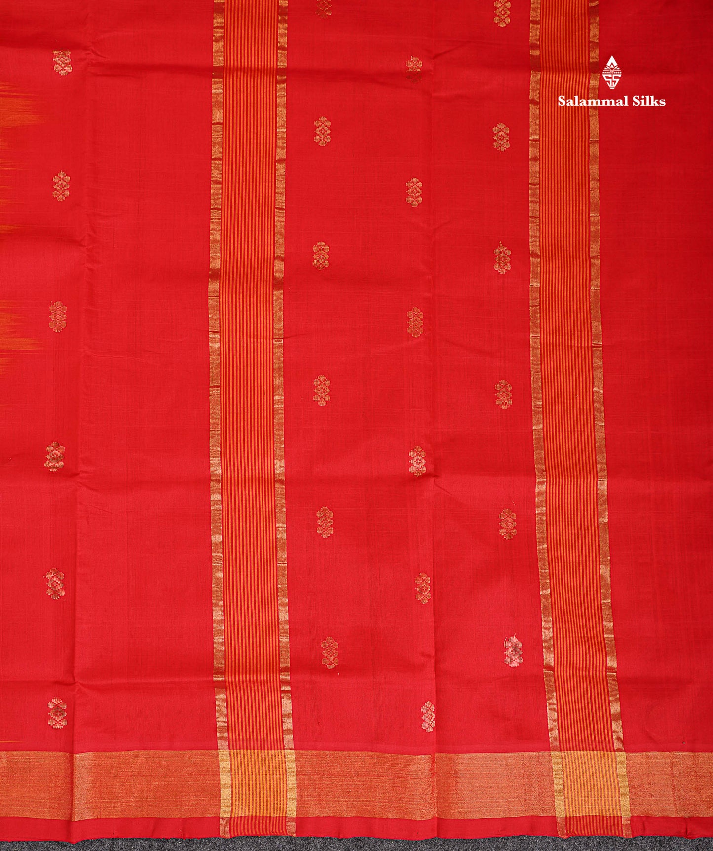 Pallu Of Mustard Yellow Semi Silk Cotton Saree 