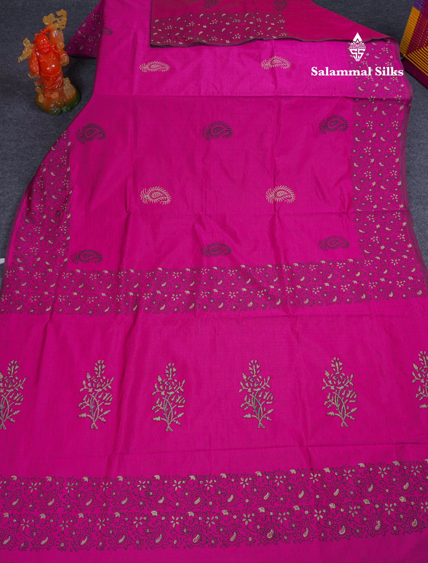 Magenta Pink South Cotton Printed Saree With Contrast Cream Sandal Blouse