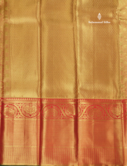 Manthulir Green Pure Kanjivaram Silk Saree With Contrast Red Border