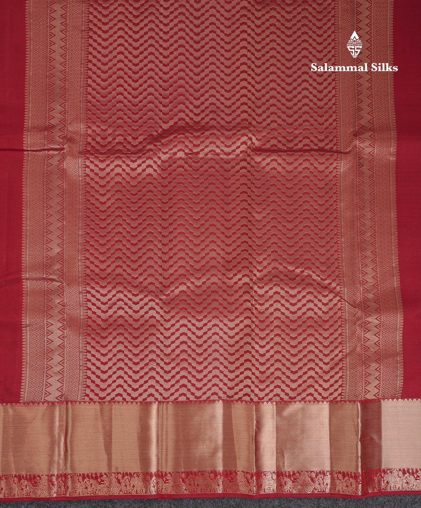 Beautiful Half White Pure Kanjivaram Silk Saree With Traditional Evening Morning Small Pallaku Border