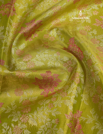 Manthulir Green Pure Kanjivaram Silk Saree With Contrast Red Border