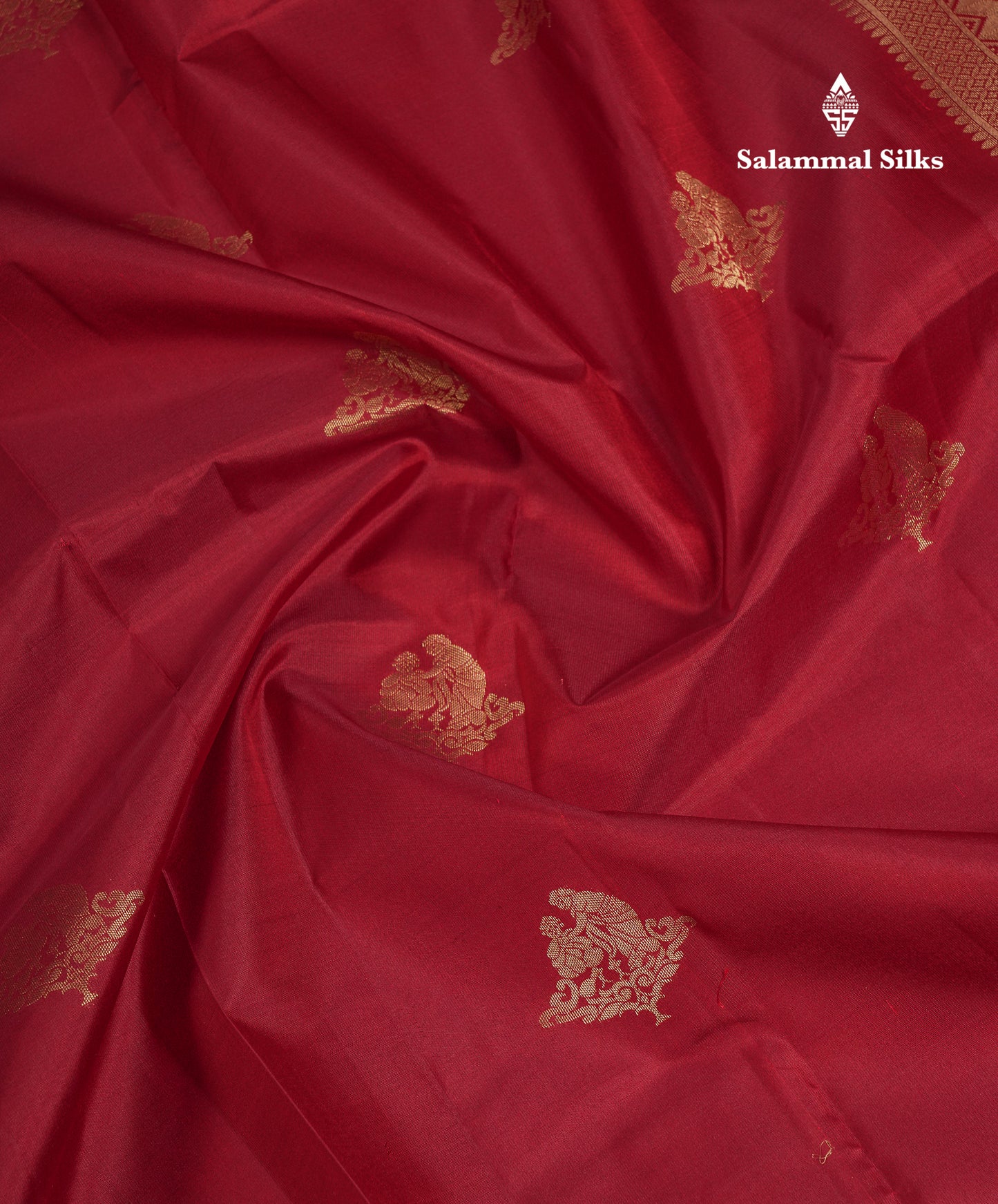 Beautiful Half White Pure Kanjivaram Silk Saree With Traditional Evening Morning Small Pallaku Border
