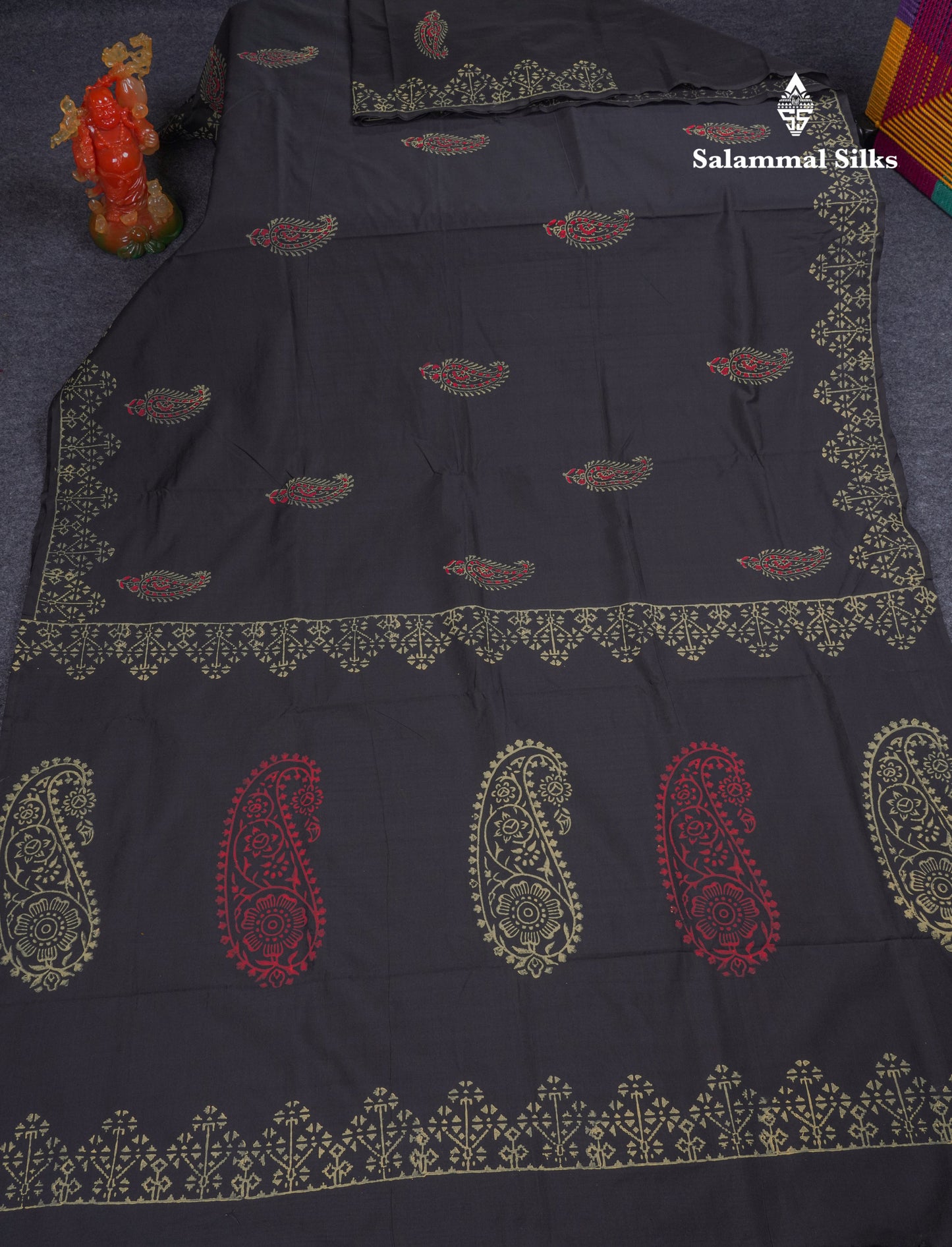 Black South Cotton Printed Saree With Contrast Grey White Blouse