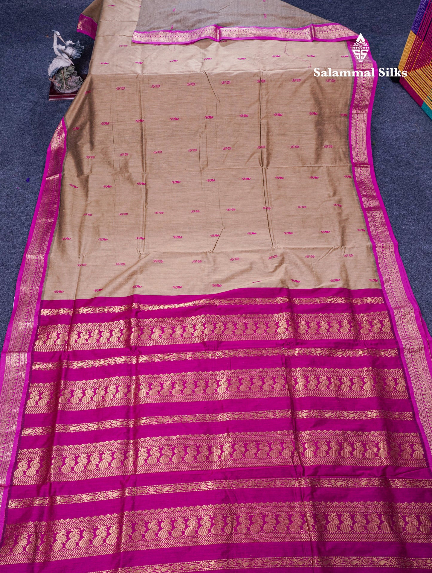 Mehandi Green Kalyani Cotton Saree With Contrast Pink Border
