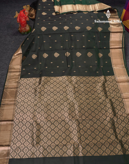 Beautiful Dual Tone Bottle Green Pure Kanjivaram Silk Saree With Traditional Border