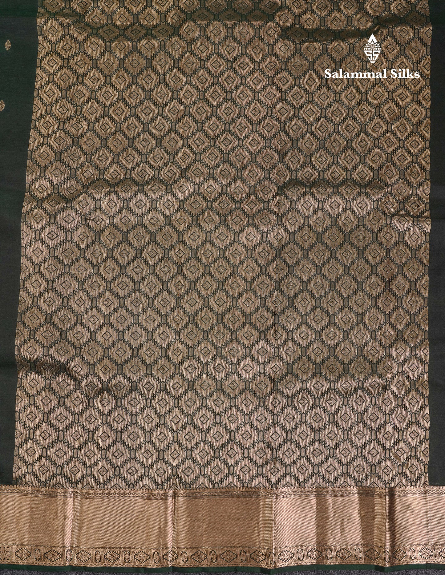 Beautiful Dual Tone Bottle Green Pure Kanjivaram Silk Saree With Traditional Border