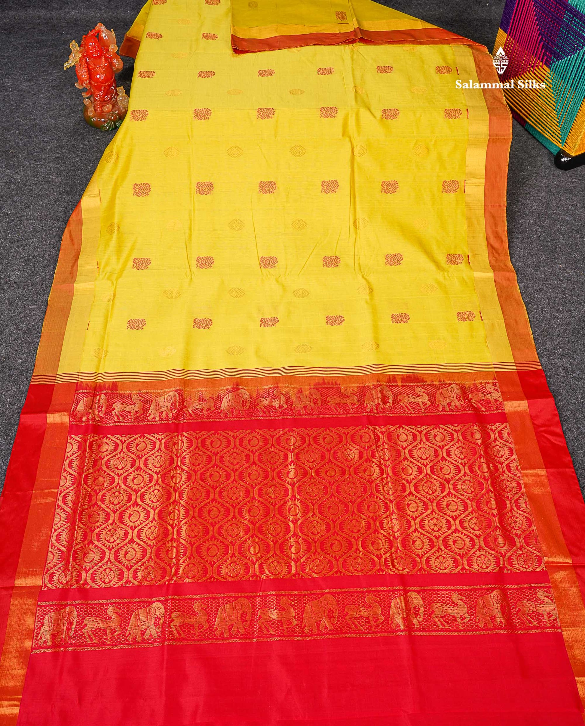 Full View Of Dual  Tone Yellow Semi Silk Cotton Saree 