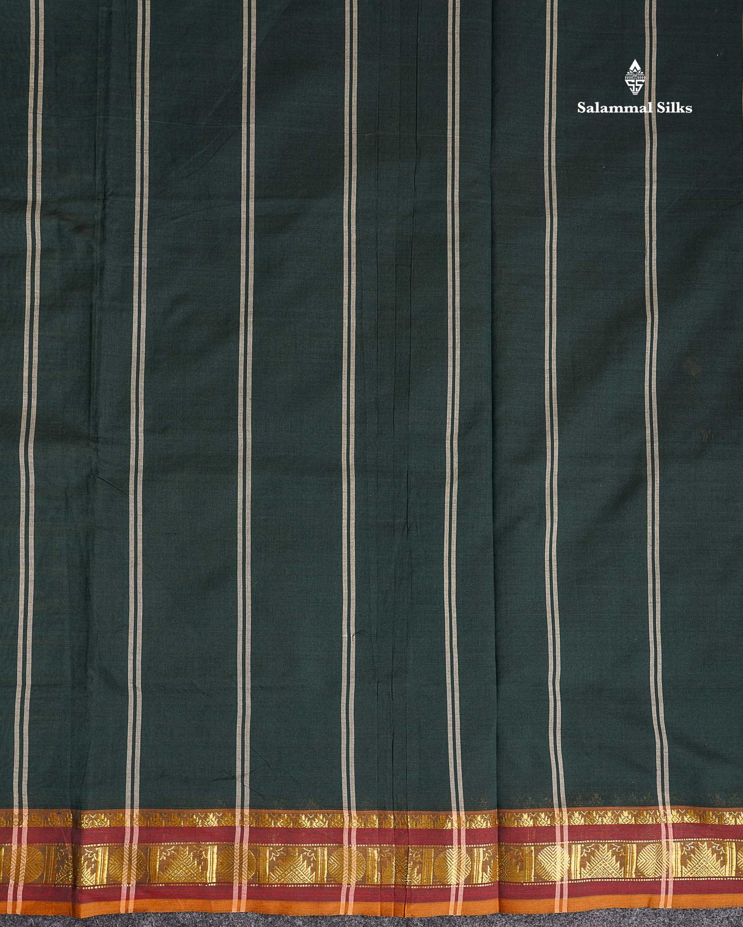 Pallu Of Light Grey Semi Silk Cotton Saree