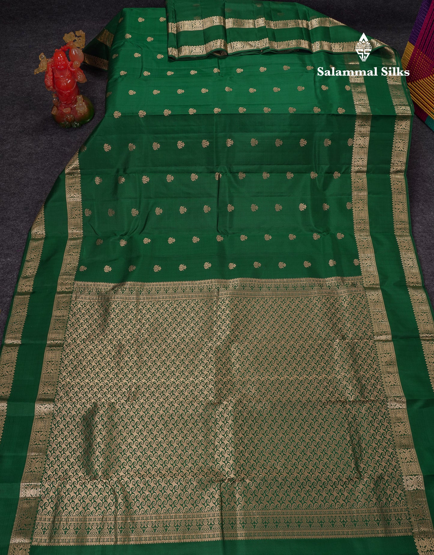 Beautiful Bottle Green Pure Kanjivaram Silk Saree With Traditional Rettapet Border
