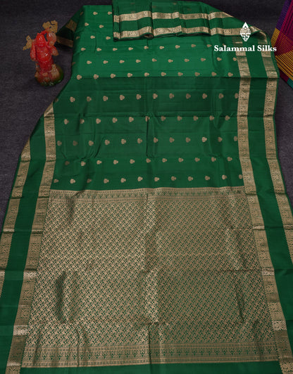 Beautiful Bottle Green Pure Kanjivaram Silk Saree With Traditional Rettapet Border