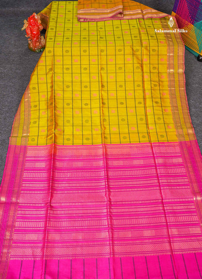 Pure Silk Cotton Saree - Manthulir Green Colour Body Checks With Thread Butta & Traditional Border