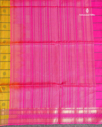 Pure Silk Cotton Saree - Manthulir Green Colour Body Checks With Thread Butta & Traditional Border