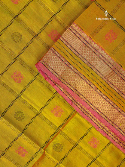Pure Silk Cotton Saree - Manthulir Green Colour Body Checks With Thread Butta & Traditional Border