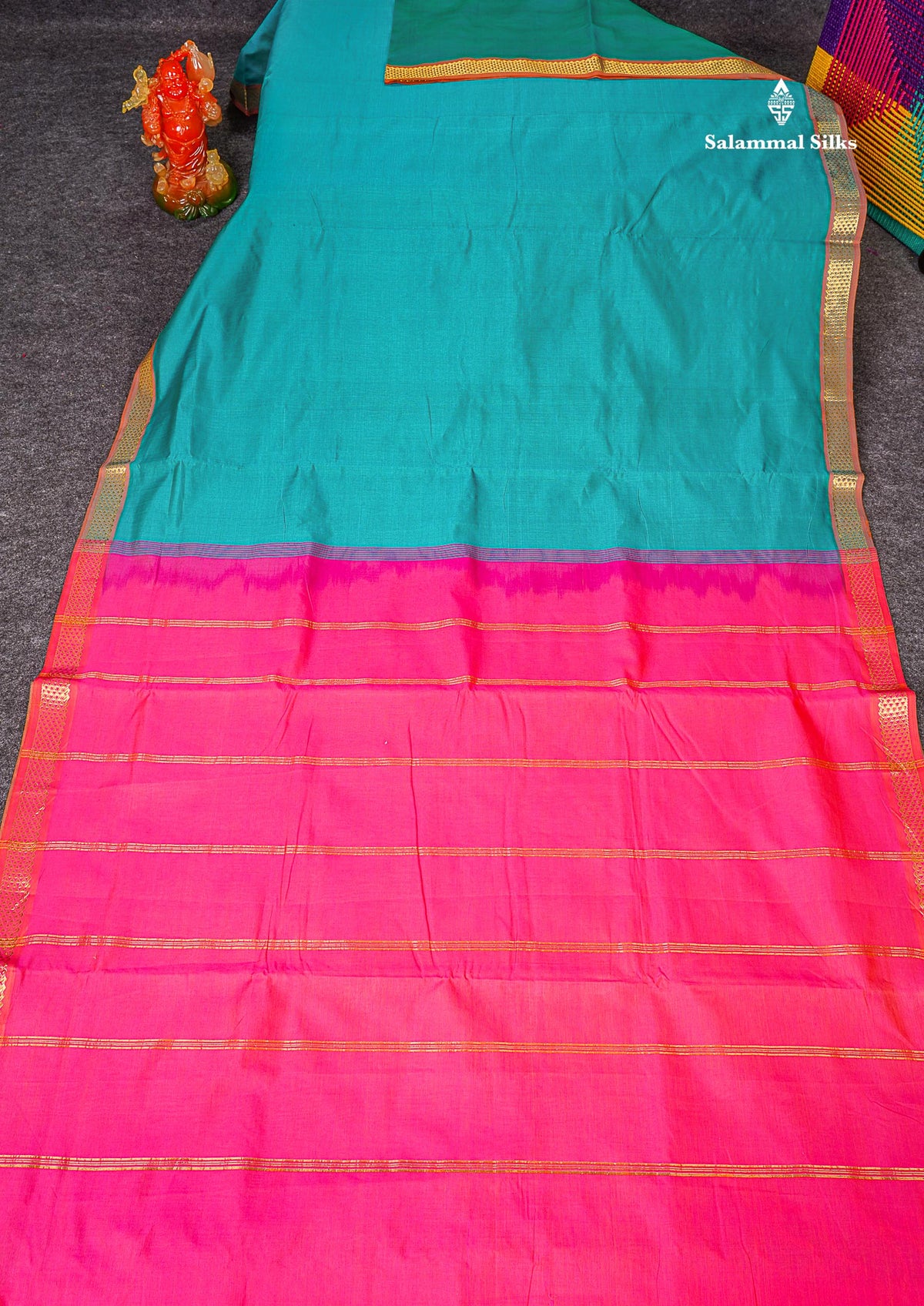 Full View Of Dual Tone Sapphire Blue  Semi Silk Cotton Saree 