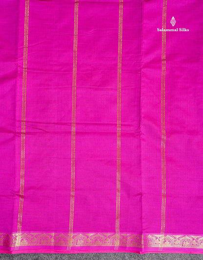 Pallu Of Dual Tone Pink Semi Silk Cotton Saree