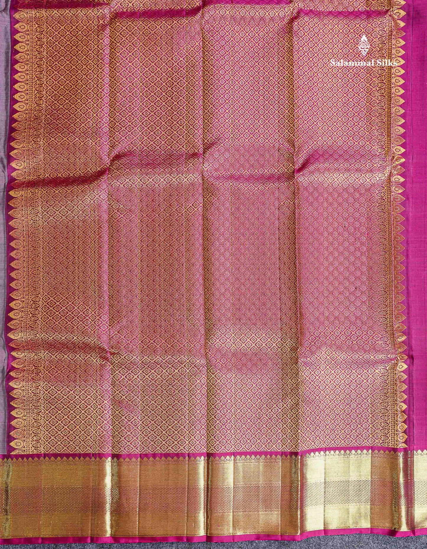 Pallu Of Light Grey Pure Kanjivaram Silk Saree 