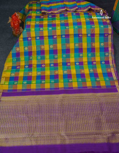 Pure Kanjivaram Silk Saree - Paalum Pazham Checks With Butta & Traditional Small Border