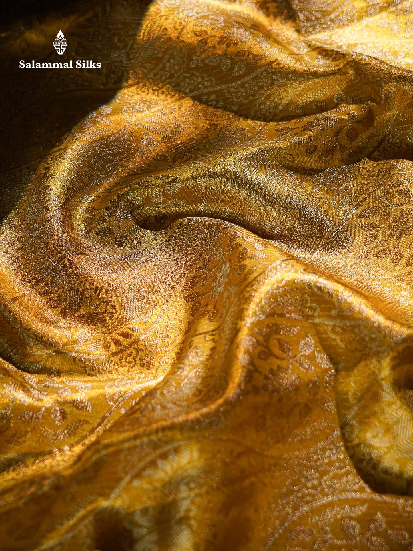 Beautiful Gold Tissue Bridal Pure Kanjivaram Silk Saree With Contrast Chilly Red Border