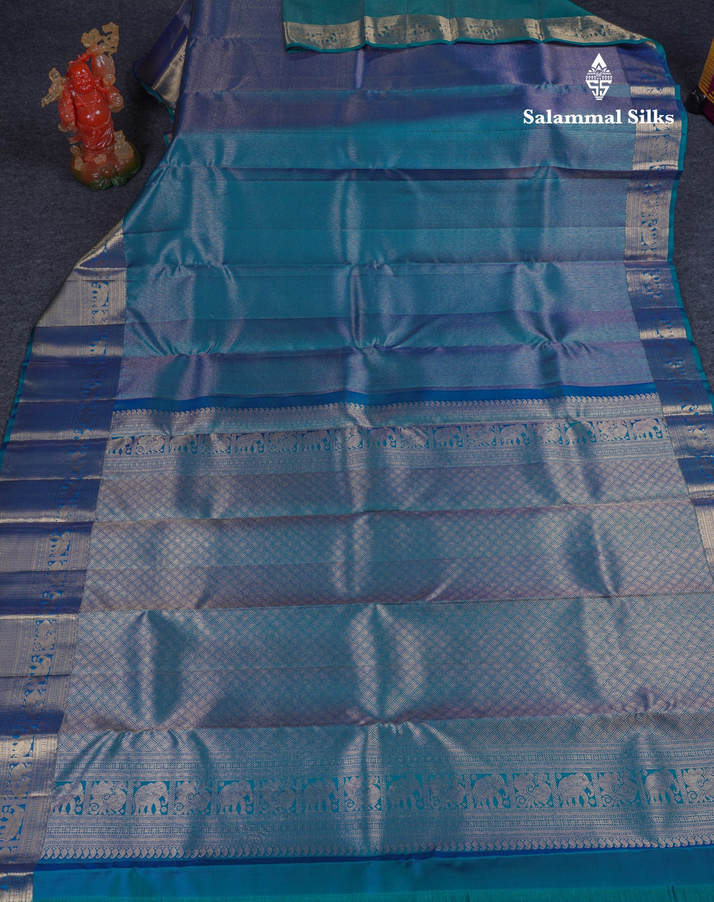 Beautiful Dual Tone Peacock Blue Bridal Pure Kanjivaram Silk Saree With Traditional Evening Morning Border