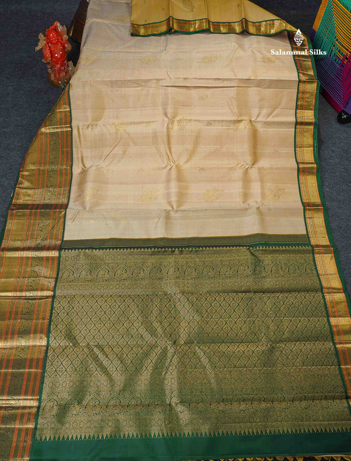 Korvai Pure Kanjivaram Silk Saree - Beige Colour Body With Contrast Bottle Green Evening Morning Border