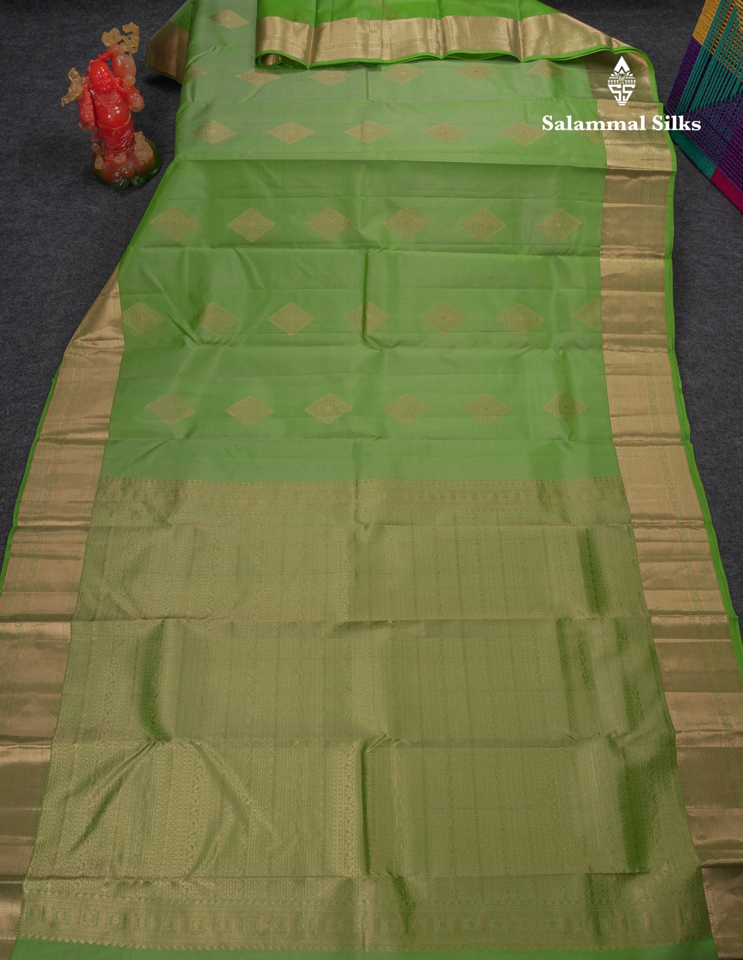 Beautiful Light Parrot Green Pure Kanjivaram Silk Saree With Traditional Border