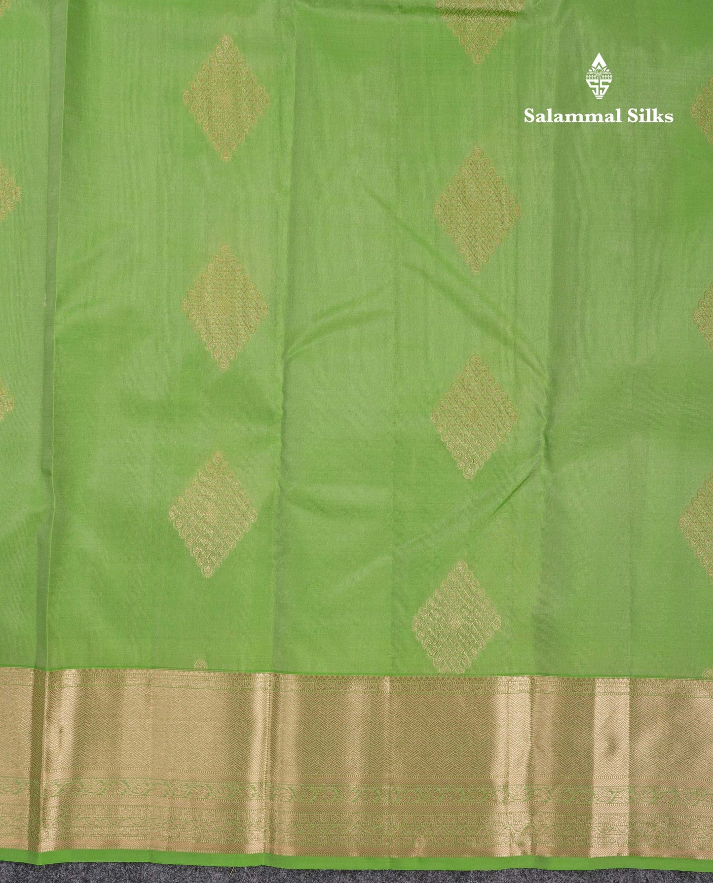 Beautiful Light Parrot Green Pure Kanjivaram Silk Saree With Traditional Border