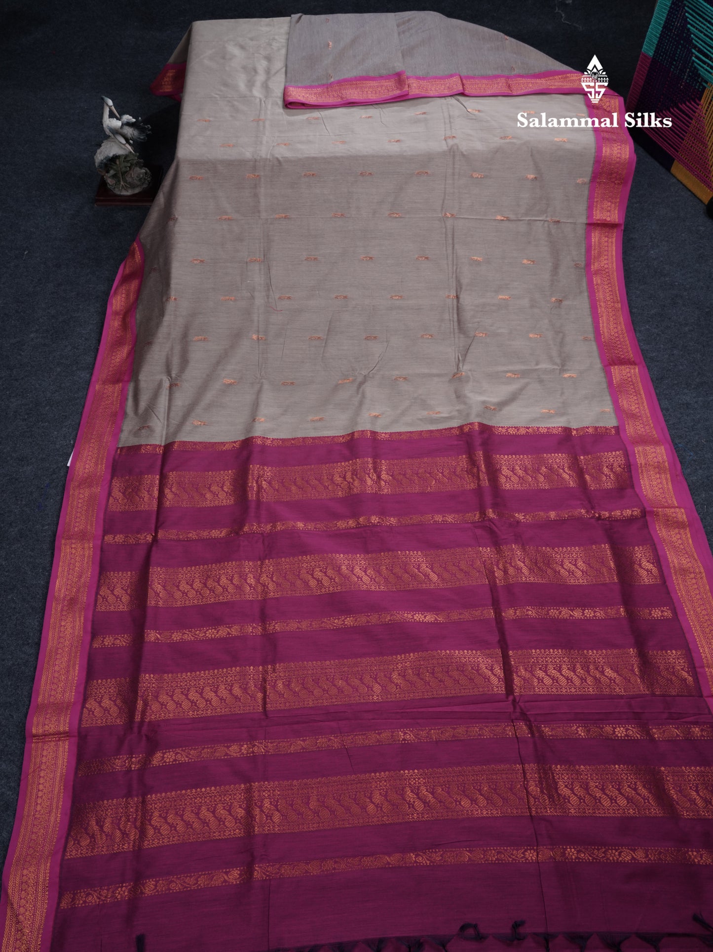 Light Grey Kalyani Cotton Saree With Contrast Pink Border