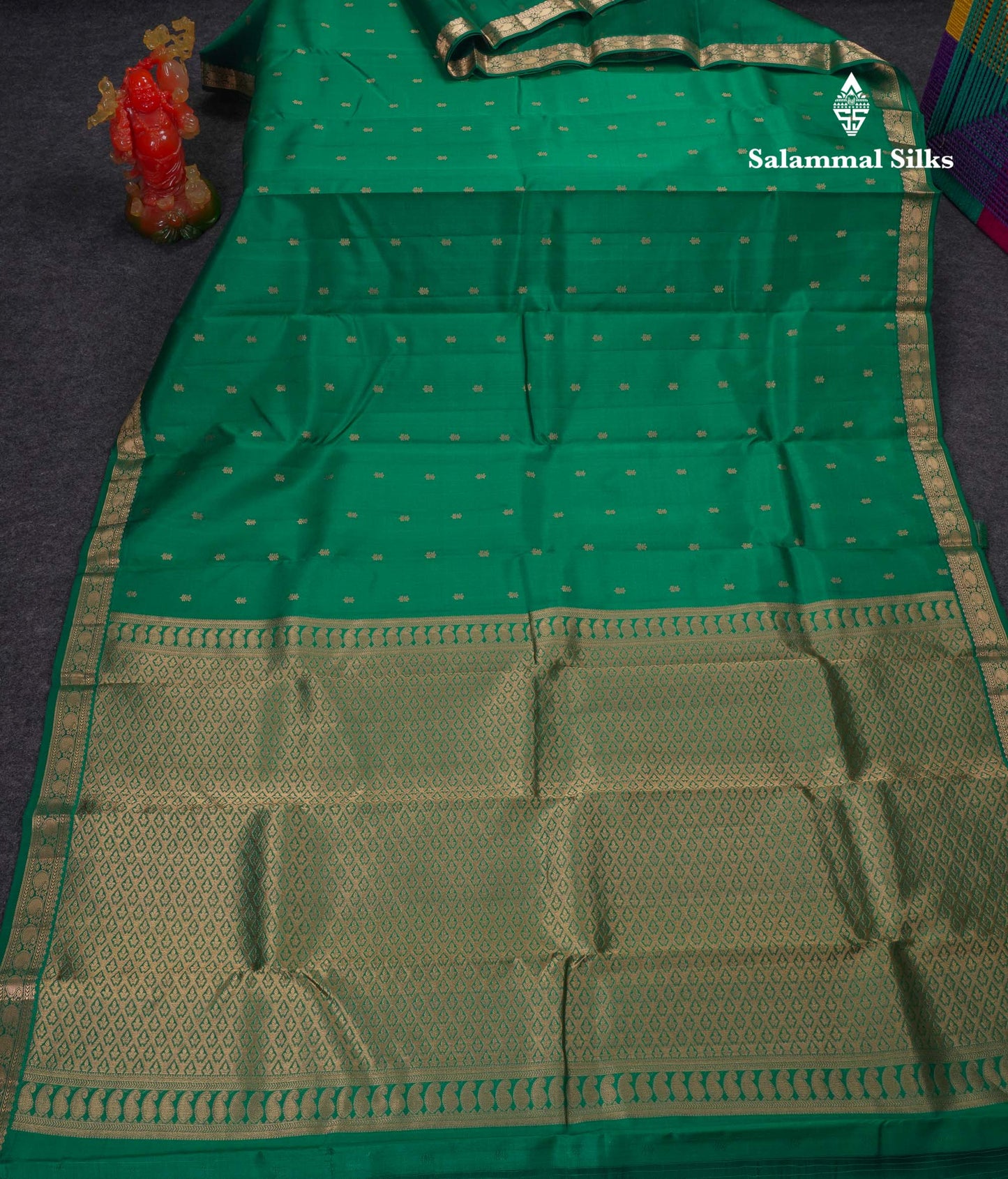 Beautiful Bottle Green Pure Kanjivaram Silk Saree With Traditional Small Border