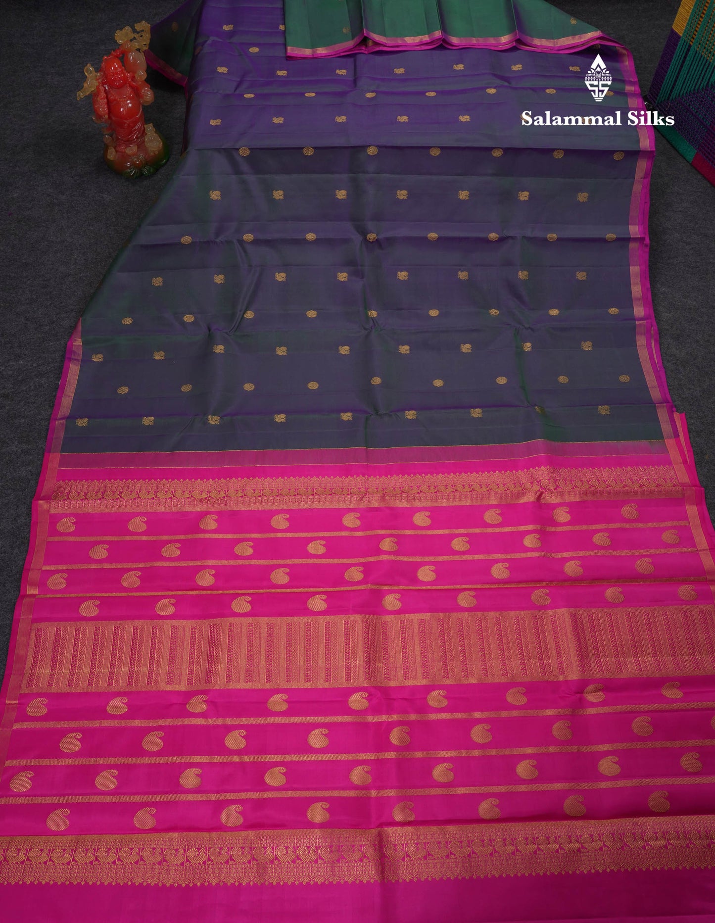 Beautiful Dual Tone Peacock Green Peacock & Chakaram Butta Pure Kanjivaram Silk Saree With Contrast Magenta Pink Blouse