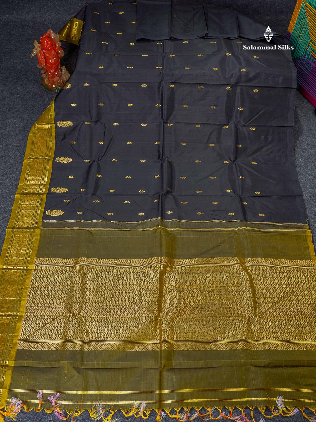 One Side Border Pure Silk Saree - Black Colour Body Zari Butta With Traditional Border