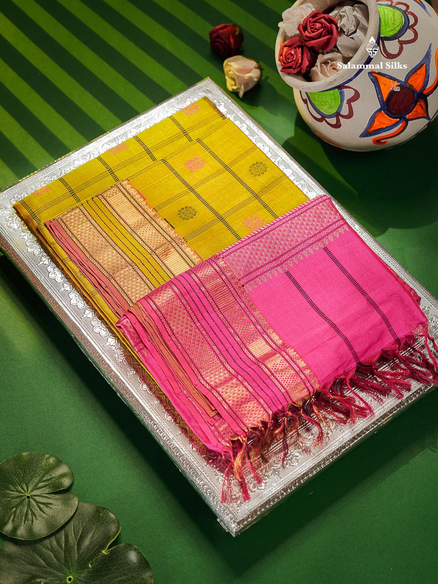 Pure Silk Cotton Saree - Manthulir Green Colour Body Checks With Thread Butta & Traditional Border