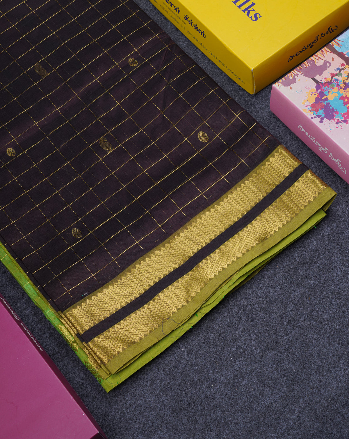 Dark Brown Checks With Butta Pure Silk Cotton Saree With Contrast Parrot Green Blouse