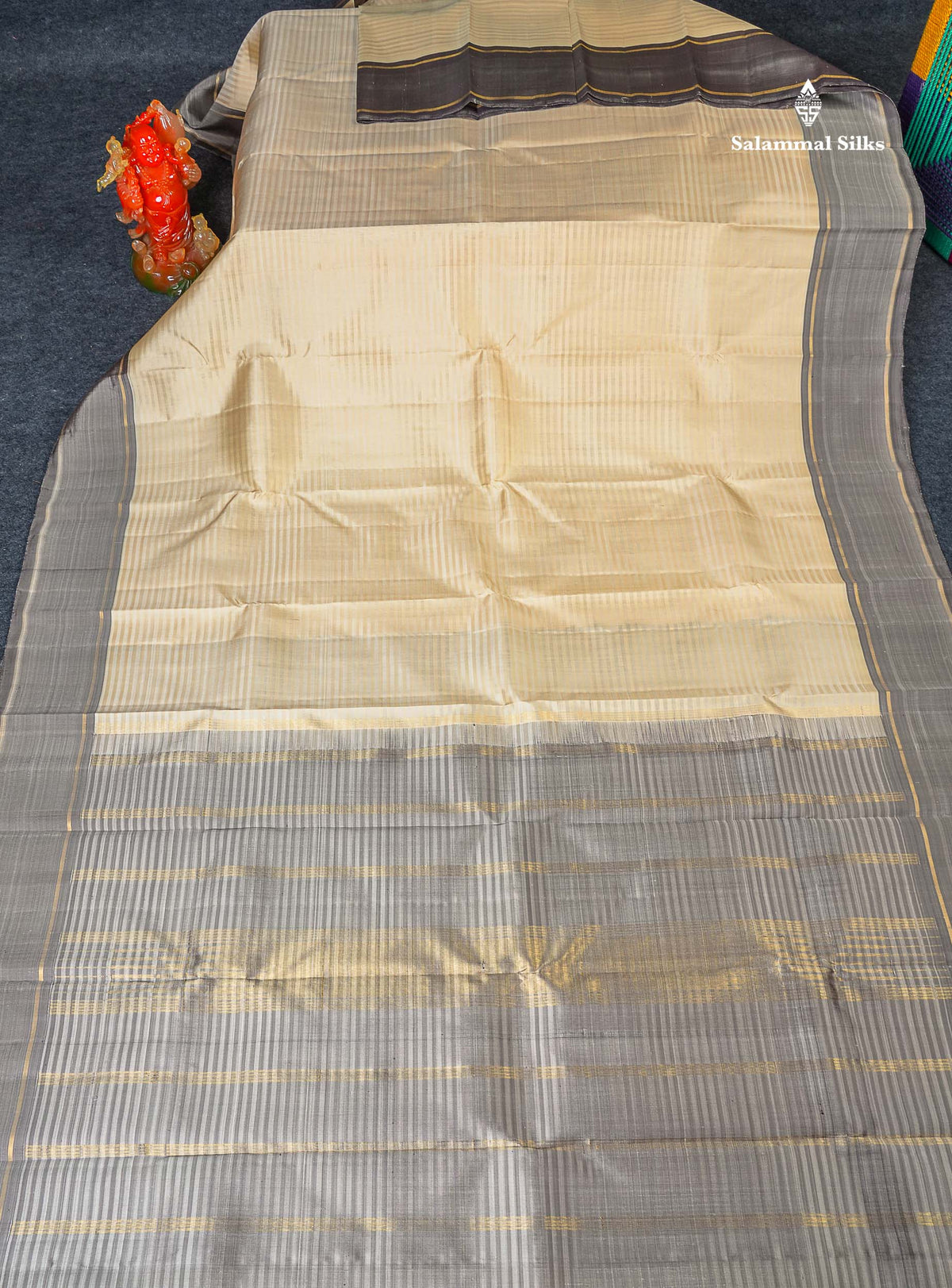 2G Zari Pure Kanjivaram Silk Saree - Beige Colour Body With Contrast Light Grey Gap Border 