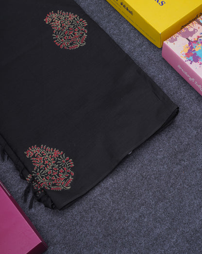 Black South Cotton Printed Saree With Contrast Grey Blouse