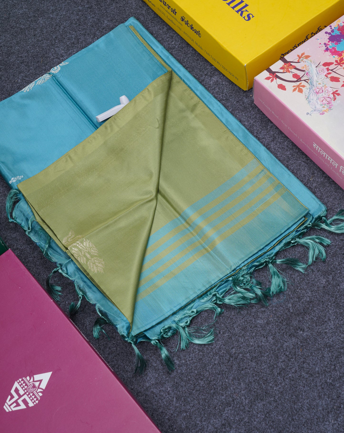Parrot Green Thread work Buttas Banana Pinth Saree (Vaazhainaar Pattu) With Contrast Light Blue Blouse