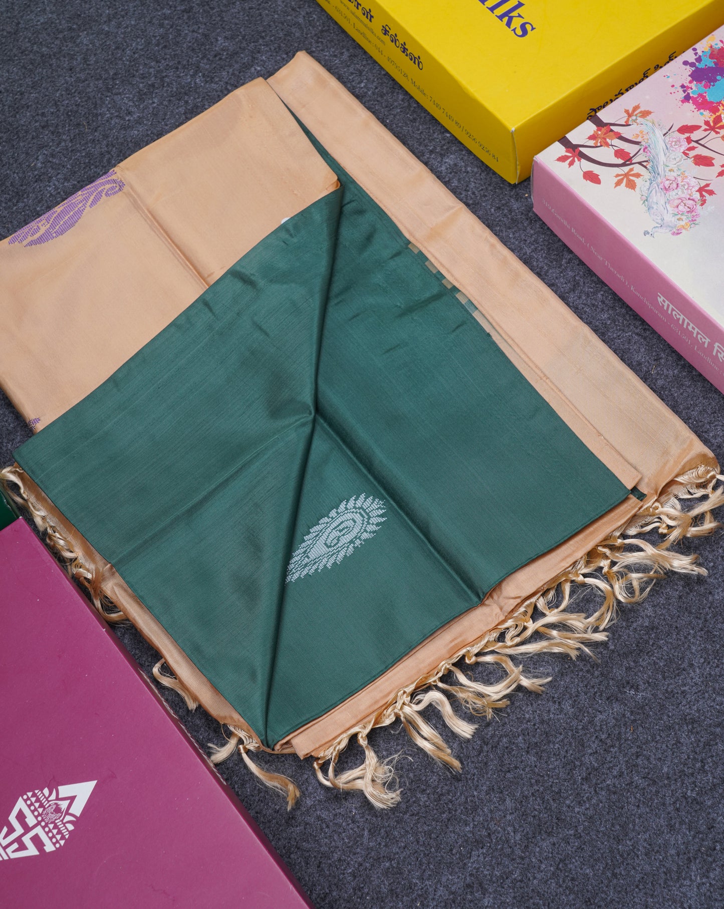 Bottle Green Thread work Buttas Banana Pinth Saree (Vaazhainaar Pattu) With Contrast Sandal Blouse