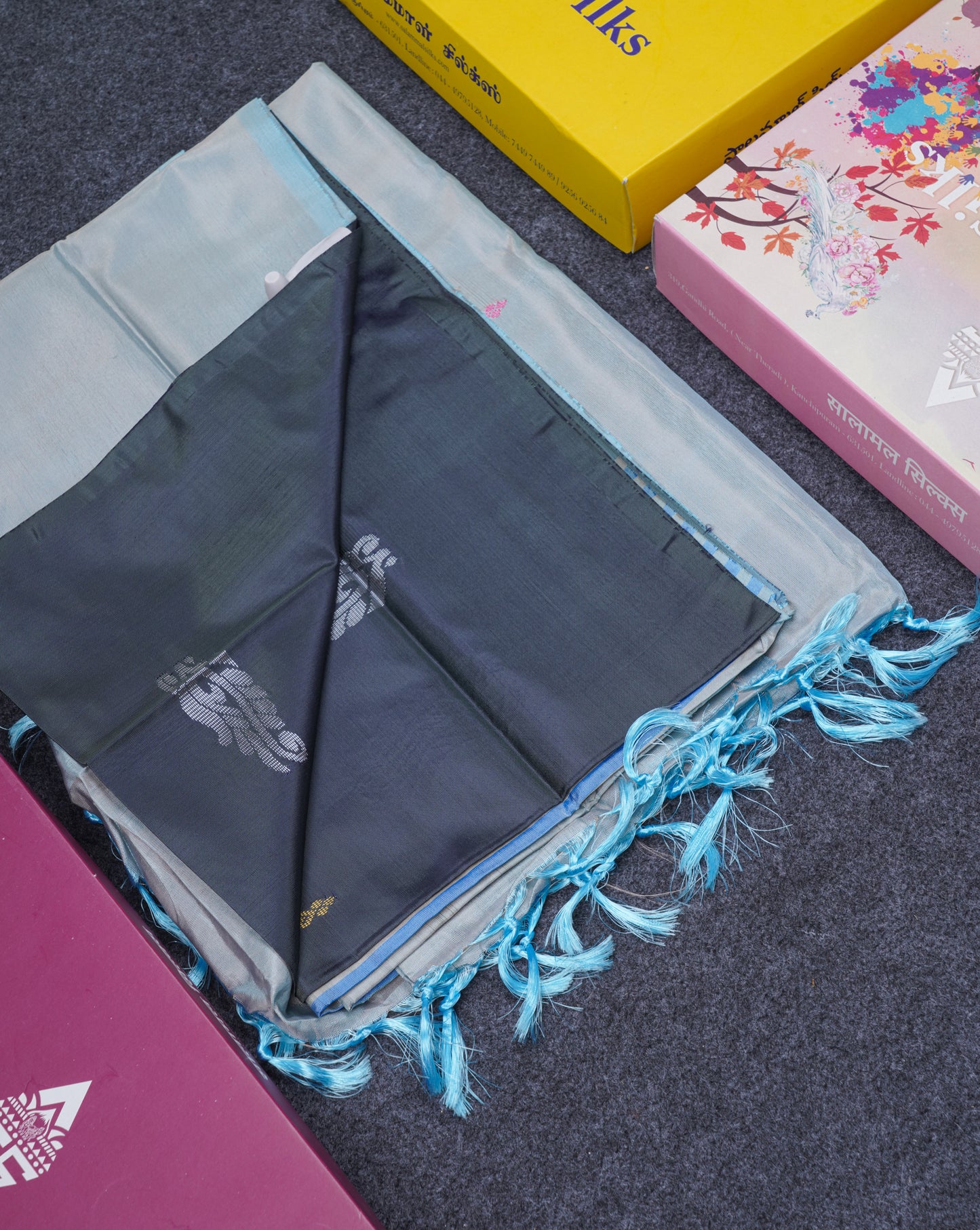Dark Bottle Green Thread work Buttas Banana Pinth Saree (Vaazhainaar Pattu) With Contrast Pastel Blue Blouse