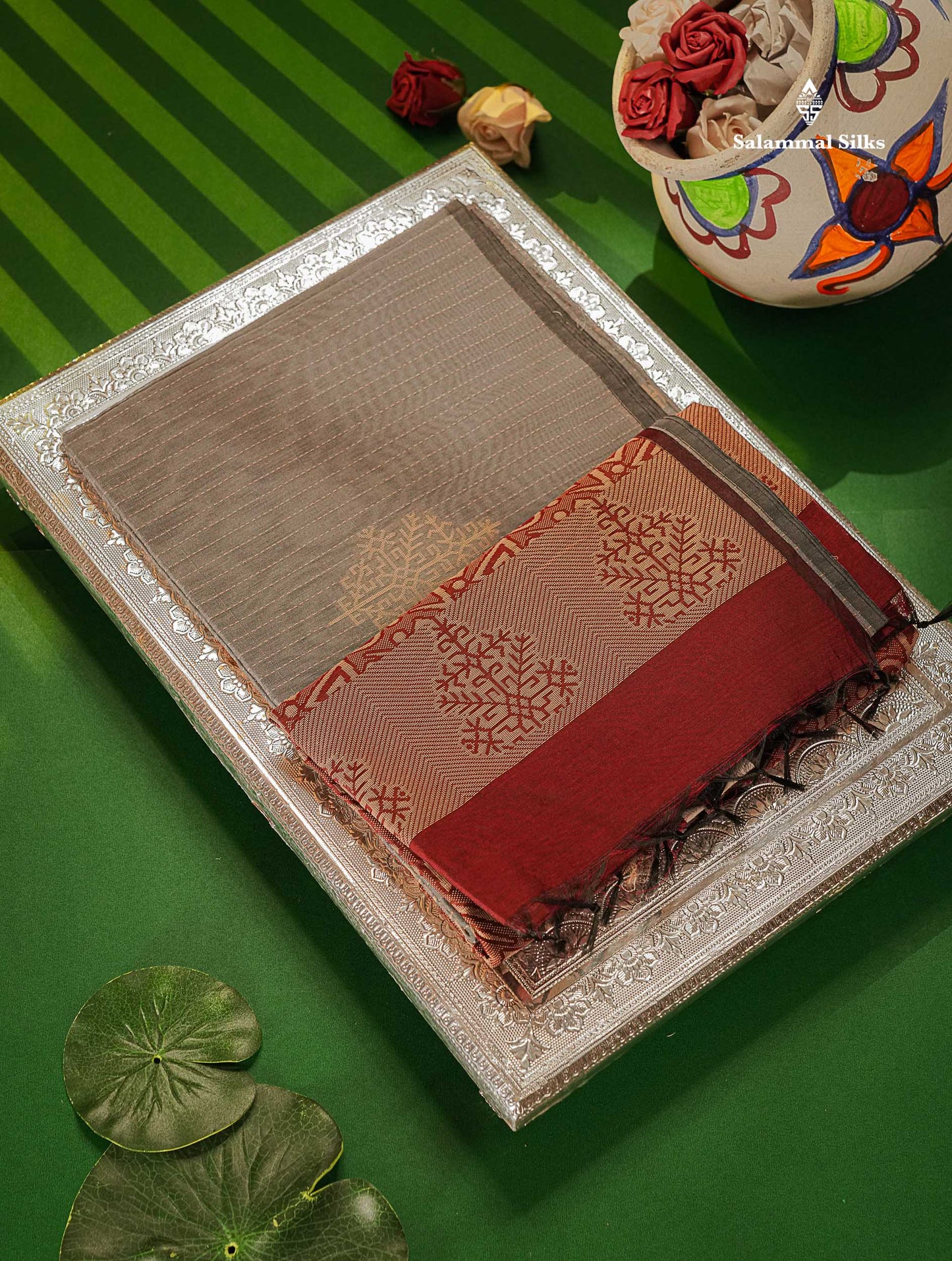 Kota Cotton Saree - Light Grey Colour Body Thread Butta With Contrast Maroon Blouse 