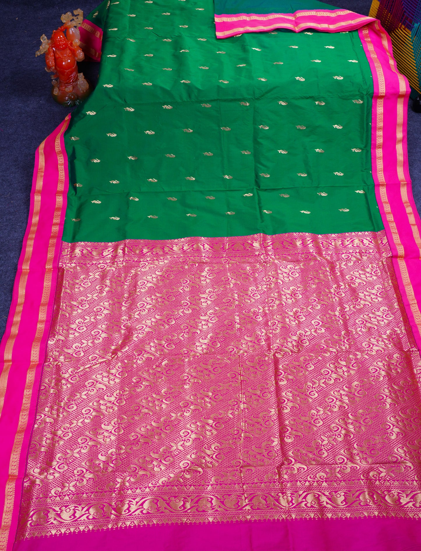 9.5 Yards Semi Silk Saree Bottle Green with Contrast Pink Traditional Rettapet Border