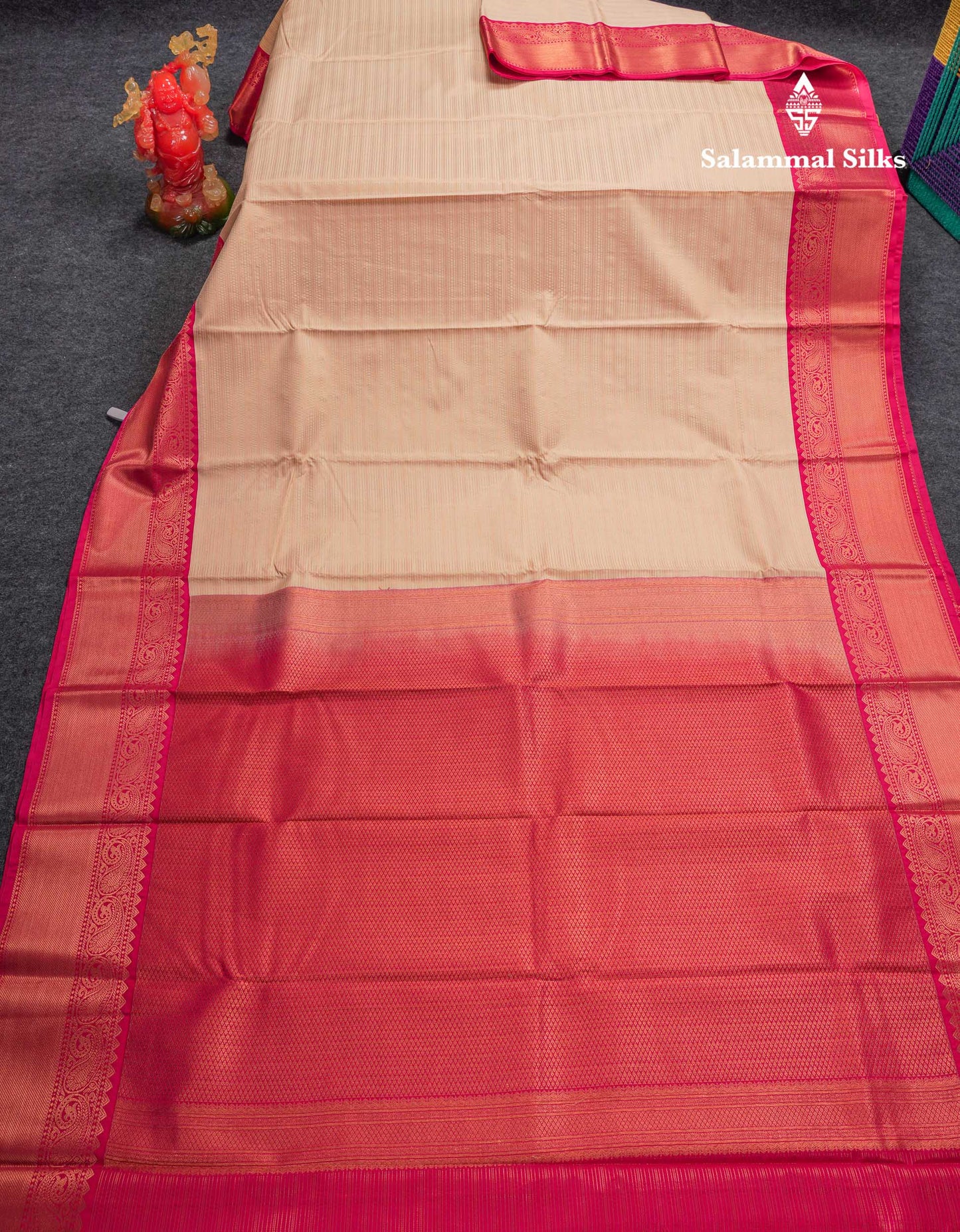 Beautiful Cream Traditional Vaira Oosi Semi Silk Saree With Pink Korvai Border