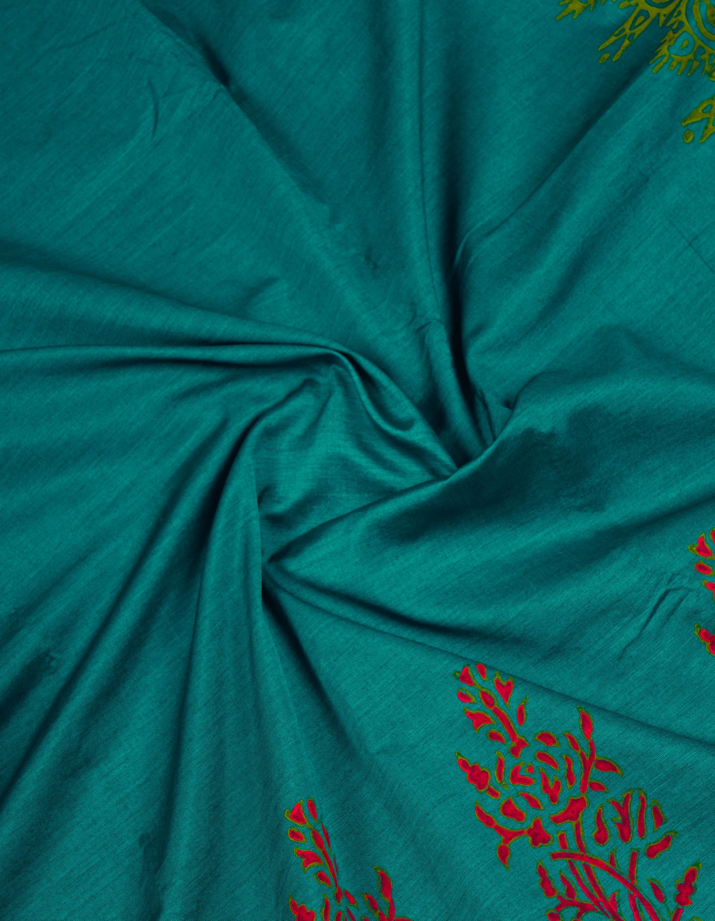 Beautiful Sapphire Green South Cotton Printed Saree With Contrast Cream Blouse