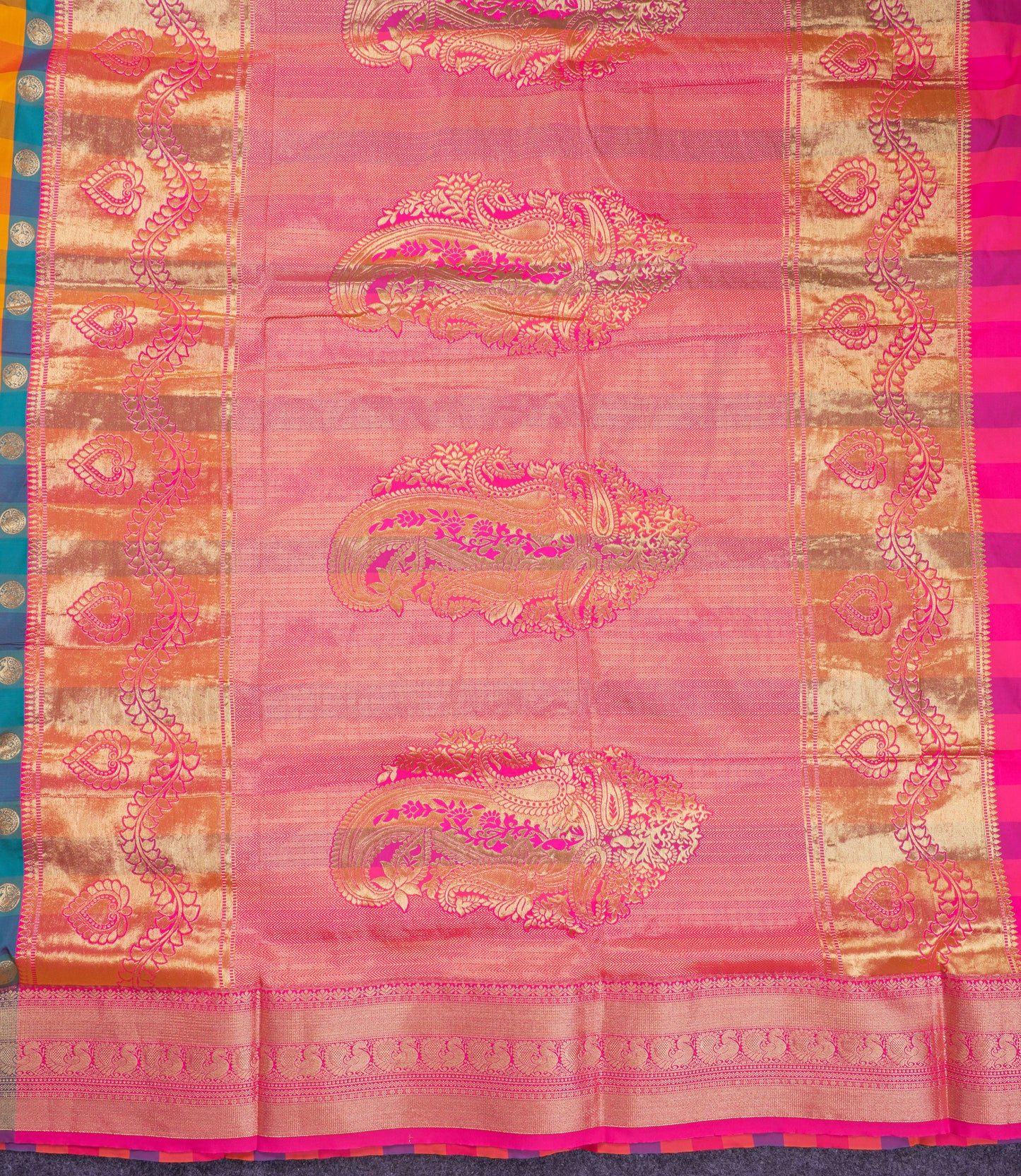 9.5 Yards Semi Silk Saree Paalum Pazham Checks With Traditional Border