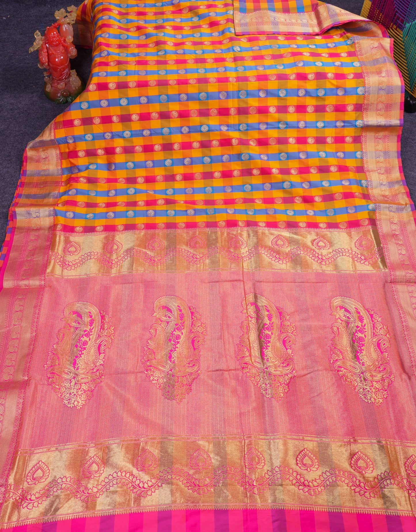 9.5 Yards Semi Silk Saree Paalum Pazham Checks With Traditional Border