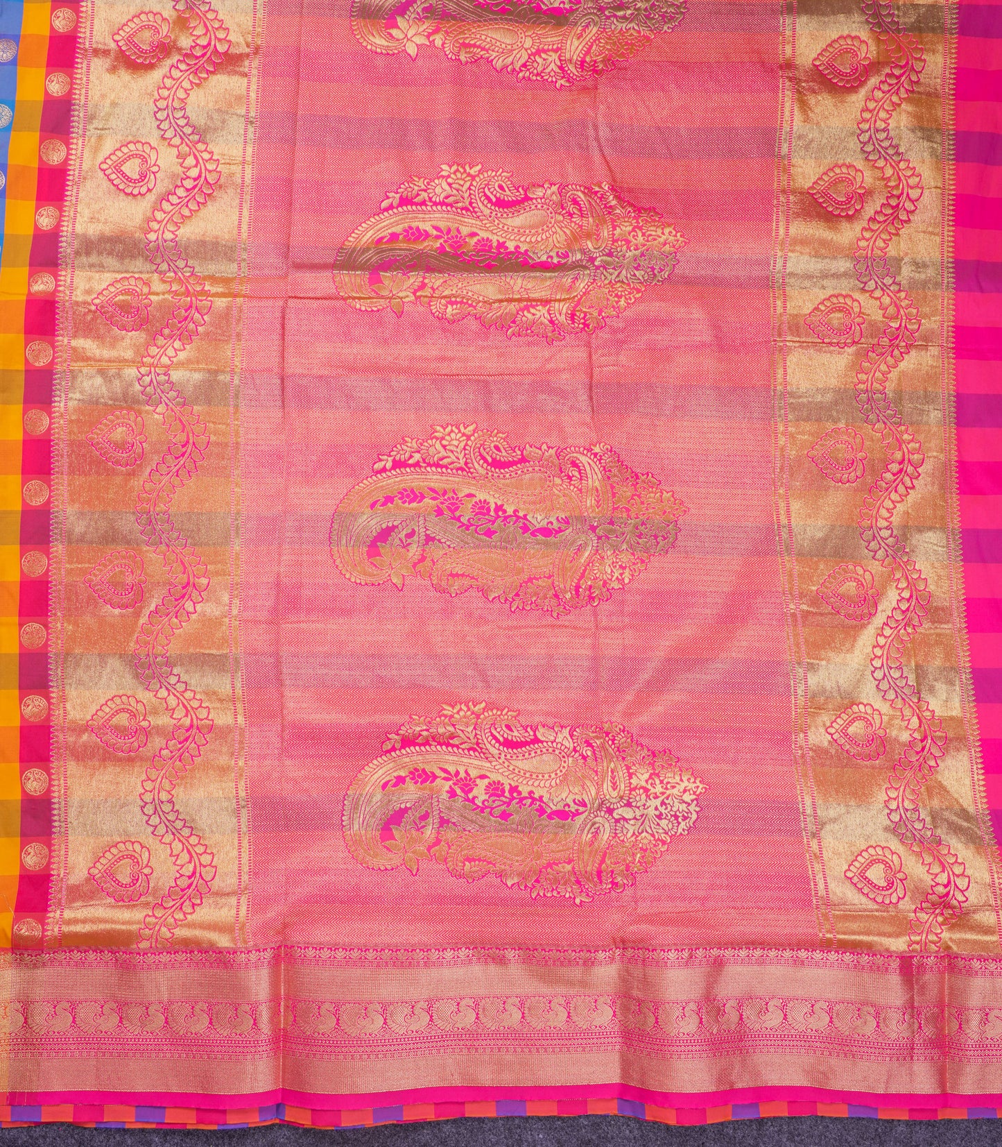 9.5 Yards Semi Silk Saree Paalum Pazham Checks With Traditional Border
