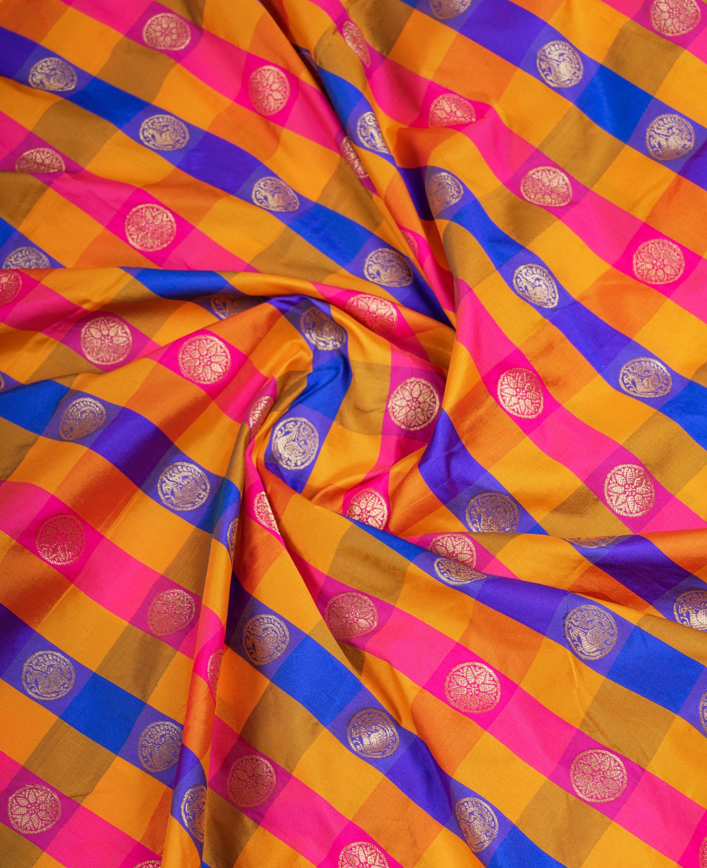 9.5 Yards Semi Silk Saree Paalum Pazham Checks With Traditional Border