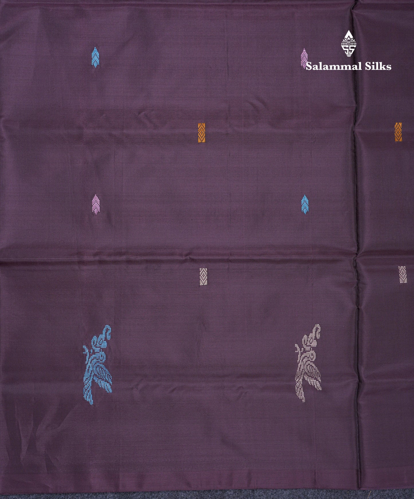 Dark Violet Thread work Buttas Banana Pinth Saree (Vaazhainaar Pattu) With Contrast Peach Blouse